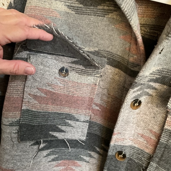 NWT Distressed Aztec Button Down Shacket Jacket Large - Picture 2 of 4